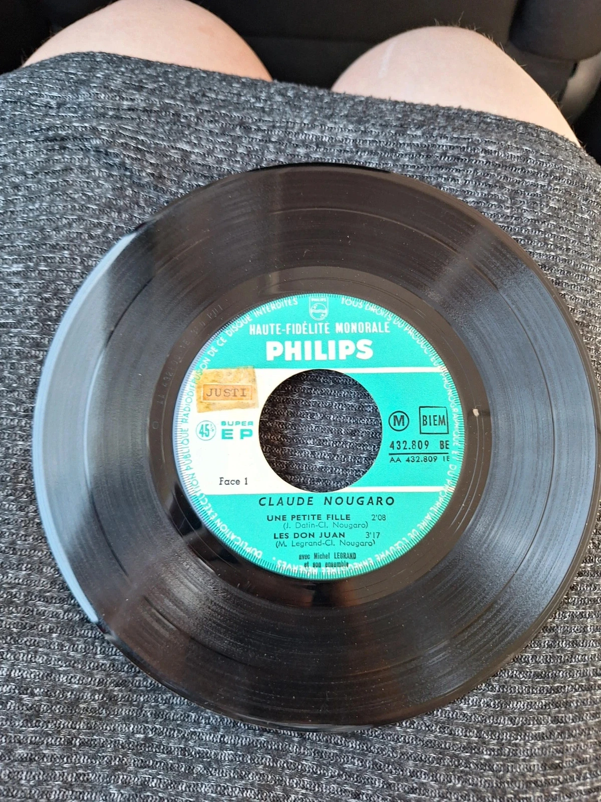 45 RPM Vinyl Record Claude Nougaro Le Jazz et la Java – photo 3